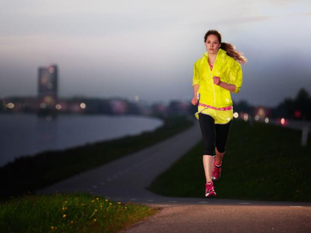 Кога е по -добре да бягате, за да отслабнете сутрин или вечер?