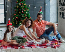 Τι να κάνετε την παραμονή της Πρωτοχρονιάς με την οικογένεια: Ιδέες για τη διεξαγωγή νέου 2023 στο σπίτι, ψυχαγωγία της Πρωτοχρονιάς στο σπίτι για όλη την οικογένεια