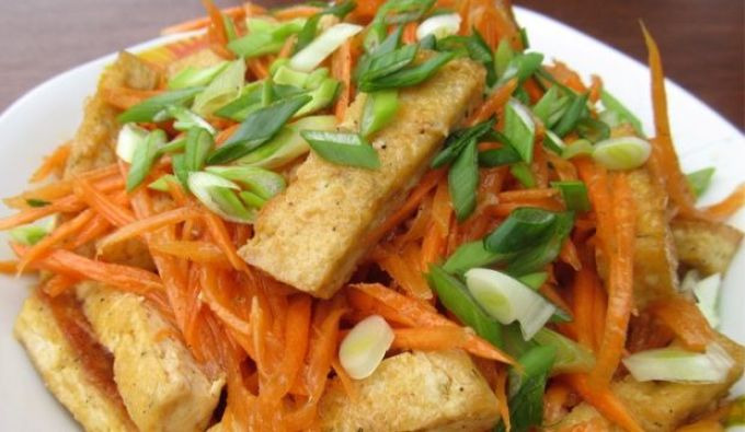 Салат из корейской морковки и тофу