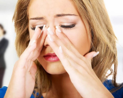 Σπυράκια στη μύτη, μέσα στη μύτη: Αιτίες και θεραπεία, πώς να αφαιρέσετε, να απαλλαγείτε;