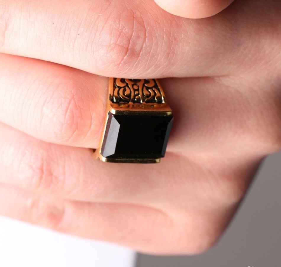 Позлатен пръстен с черен оникс за мъже