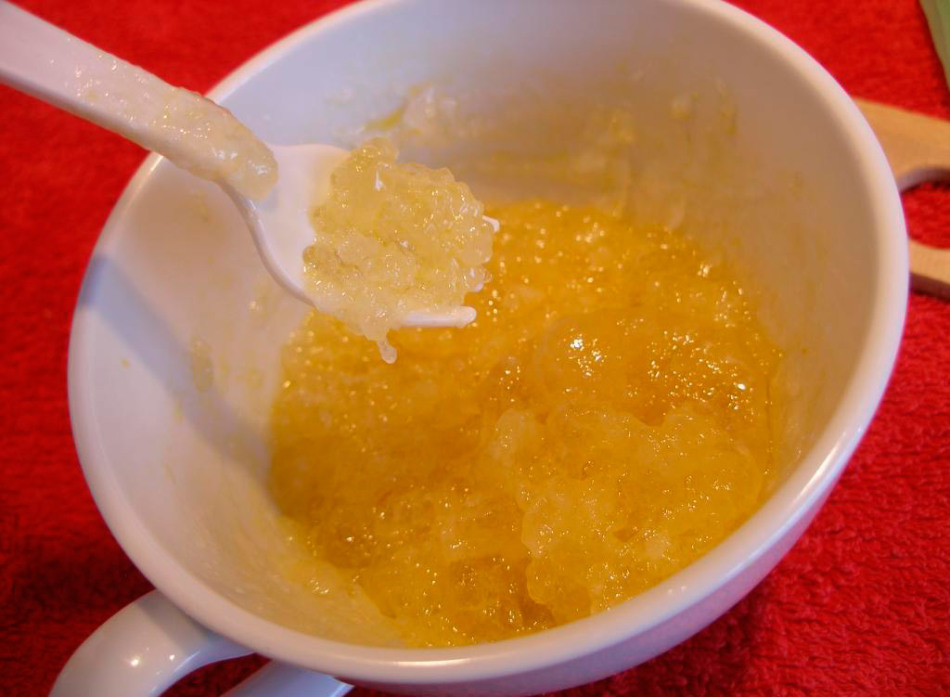Трудно е да разпознаете желатин в меда, докато не проведете експеримент