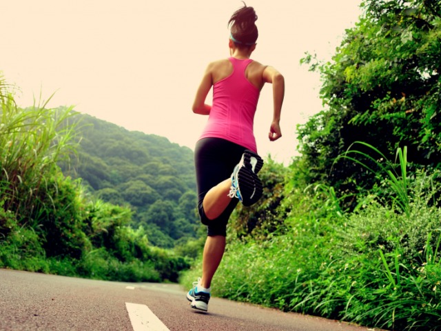 Тренировка за бягане: Защо е трудно да се започне? Фактори на основните грешки по време на бягане. Начало на тренировките: интензивно ходене, нагряване на мускулите преди бягане, промяна на повърхността за класове, преместване и настройване на тялото за бягане. Основни правила за бързо бягане