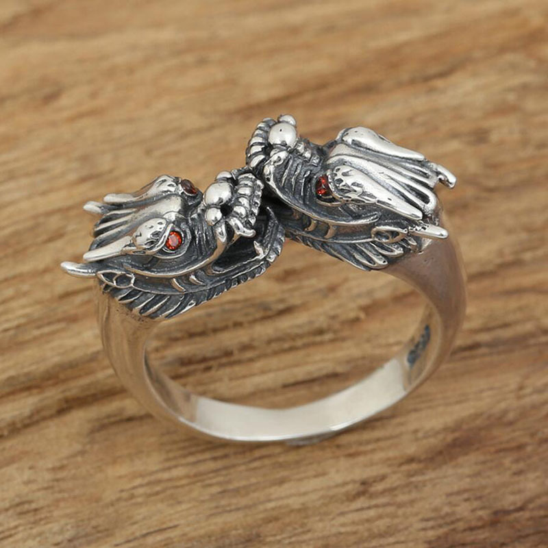 Мъжки сребърен пръстен под формата на драконова глава