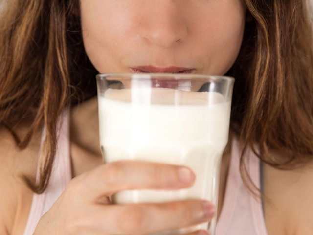 ¿Es posible beber tabletas y vitaminas con leche o kéfir? ¿Qué tabletas no se pueden lavar con leche? ¿Qué más no se puede rociar con píldoras?