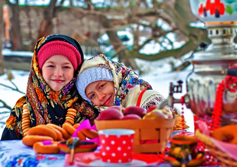 Праздничное чаепитие с блинами на масленицу