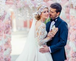 Современные сценарии проведения свадеб: шутки, сценки, конкурсы, поздравления, слова для тамады. Сценарий для свадьбы без тамады в кругу семьи