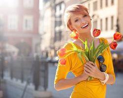 Лучшие поздравления с 8 марта коллегам, учителям, одноклассницам, девушкам, мамам, бабушкам, любимым в стихах, прозе, СМС. Как красиво поздравить жену и любимую женщину на 8 марта?