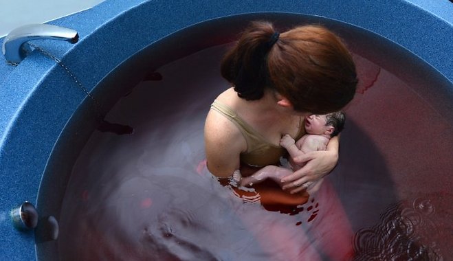 Быстрое размножение в воде микробов может угрожать здоровью матери и ребенка