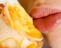Как ухаживать за губами летом и зимой: рецепты домашних масок и скрабов, рекомендованные масла для губ
