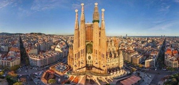 Саграда фамилия (la sagrada família)барселона, испания