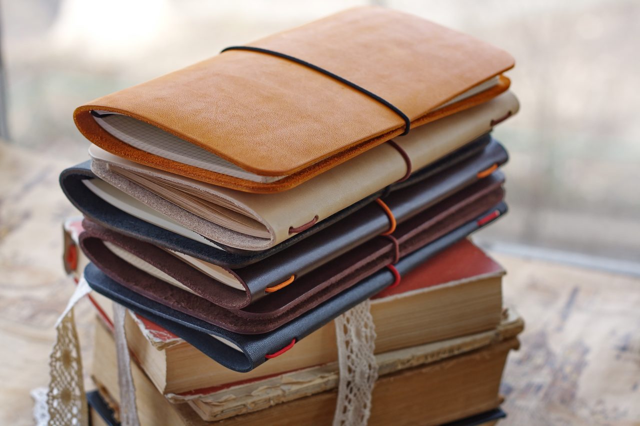 Дорогая записная книжка в подарок