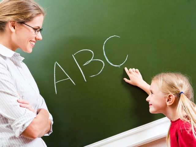 Как выбрать подарок преподавателю на день учителя? Что дарить классному руководителю на день учителя?