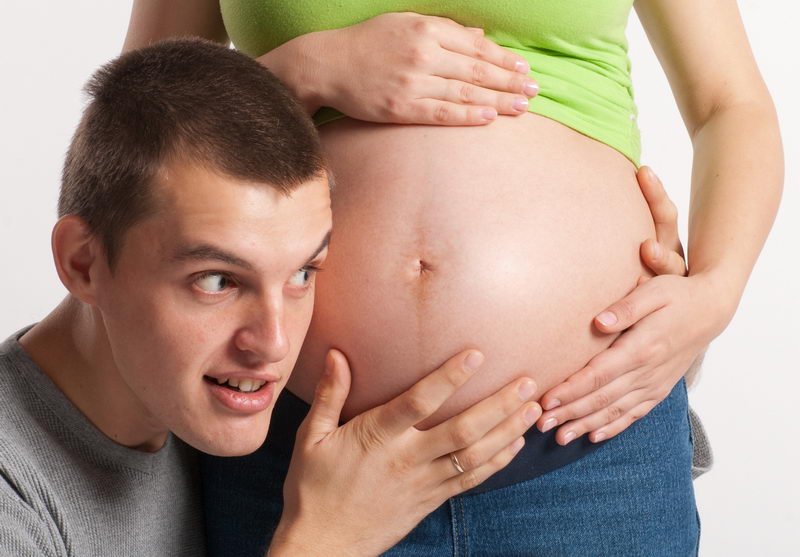 Шевеления плода очень волнительные для родителей