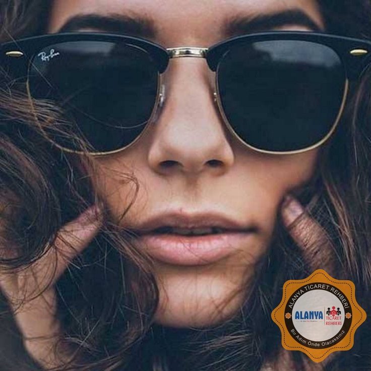 Солнцезащитные женские очки rayban