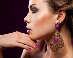 Идеальные серьги для платья. Как подобрать правильные серьги к платью?