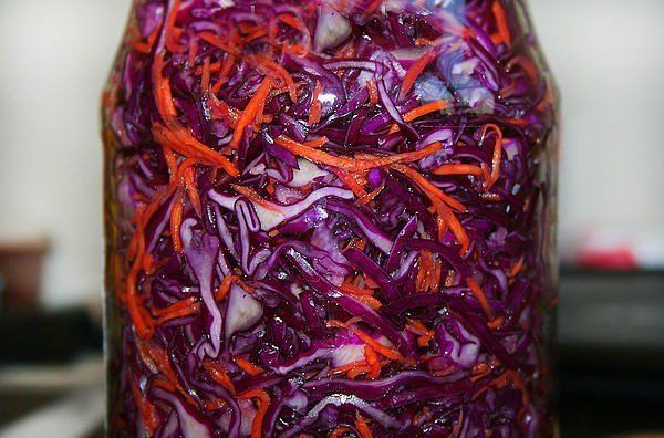 Маринованная краснокочанная капуста