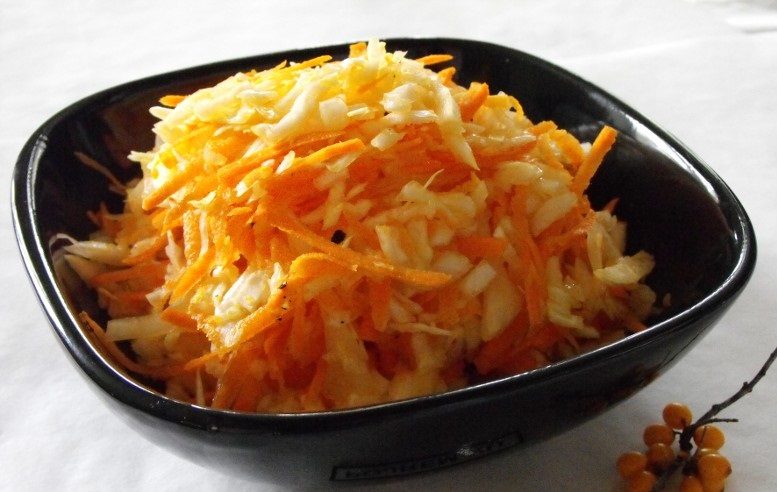 Маринованная капуста с морковью