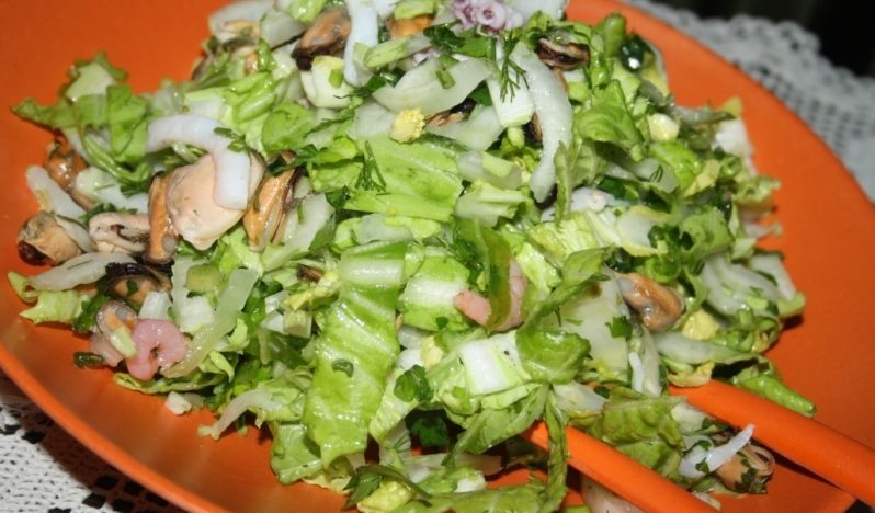 Салат с морепродуктами