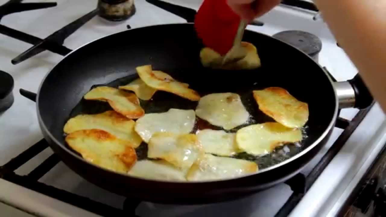 Чипсы на сковороде