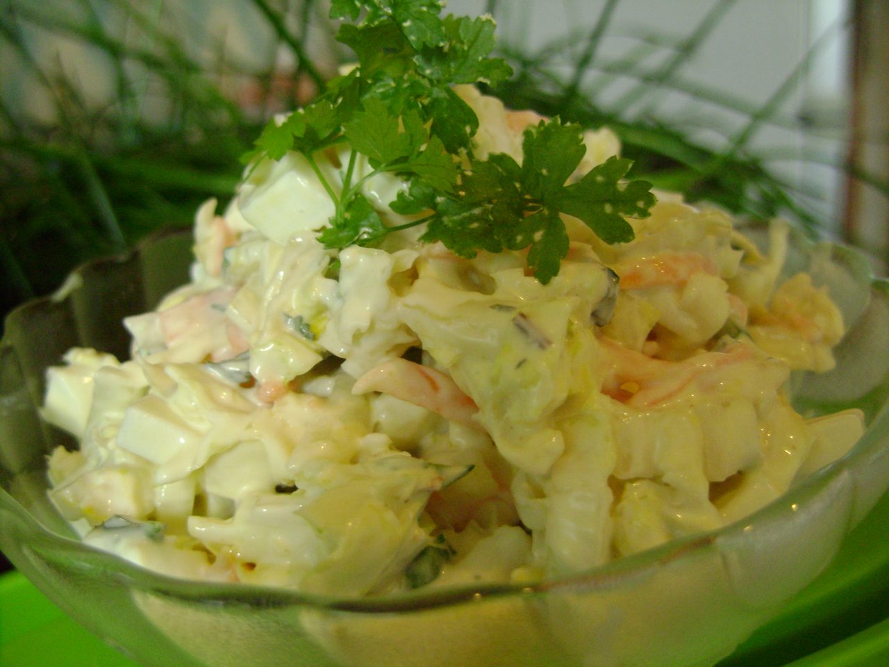 Салат «весенний» с куркумой