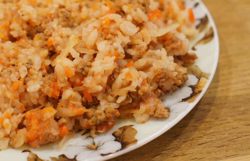 Тушеная капуста с рисом в мультиварке