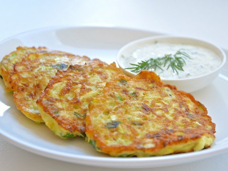 Кабачковые оладьи с зеленью
