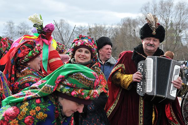 Традиционные праздничные гуляния на масленицу