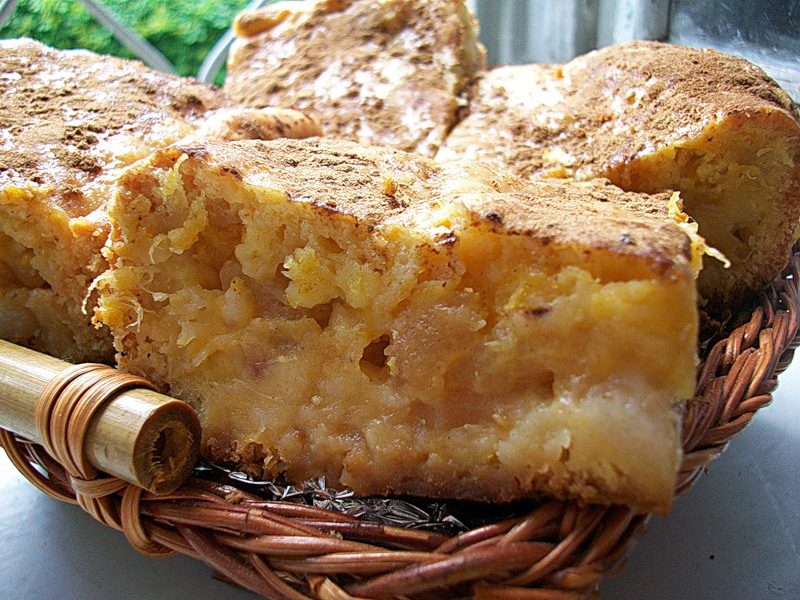 Классическая шарлотка с яблоком