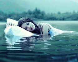 Сонник вода: значение снов о воде. К чему снится во сне чистая, прозрачная, грязная, мутная, красная, текущая из крана вода, лужа, воды, лежать в воде, выходить из воды, прорвало воду в помещении: толкование сна