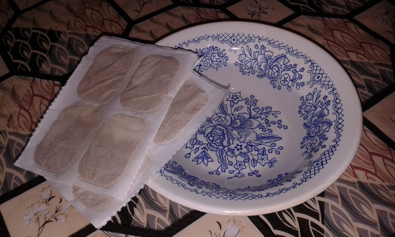 При ларингите и трахеите горчичники ставят под ключицы.