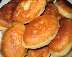 Дрожжевое тесто для пирожков. Как приготовить вкусное дрожжевое тесто для пирожков на молоке, кефире, сметане?
