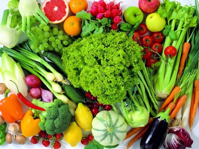 Таблица калорийности продуктов на 100 граммов. Калорийность грибов, фруктов, овощей, жира, масел, круп, молочных продуктов, мяса, рыбы, алкоголя