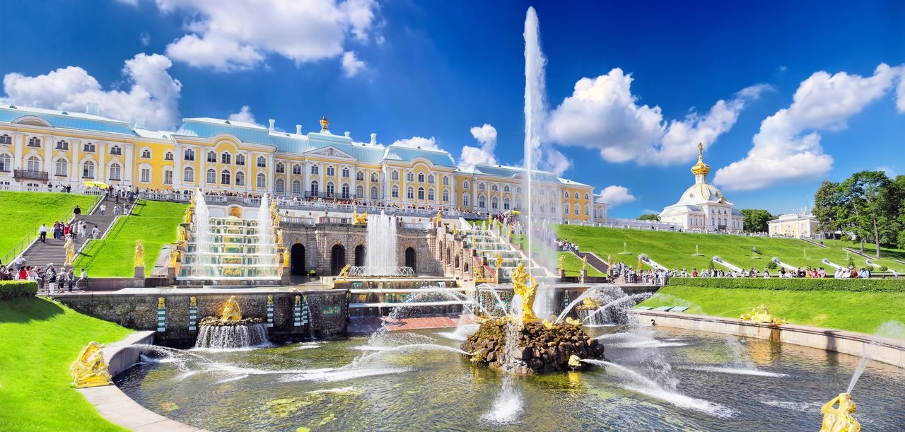 Петергофский дворец.