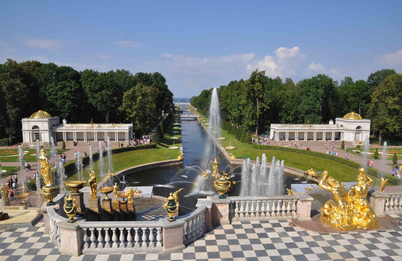 Сады и фонтаны петергофа.