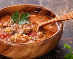 Как вкусно и правильно приготовить суп харчо? Рецепты супа харчо с курицей, говядиной, свининой, огурцами и томатом