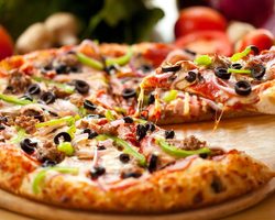 Как сделать вкусную начинку и соус для пиццы как в пиццерии? Соус для пиццы белый, итальянский, сливочный, томатный