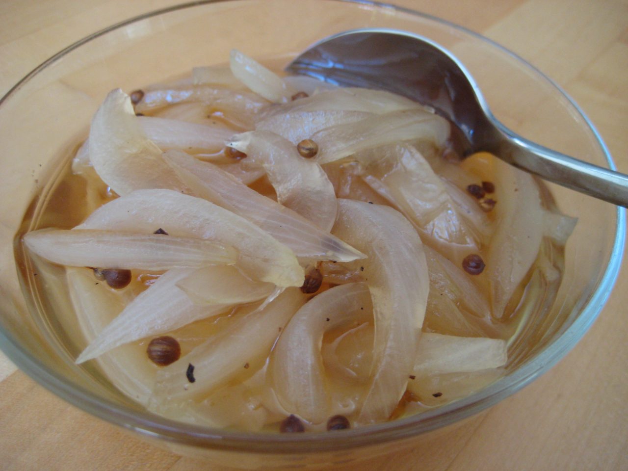 Лук, маринованный с перцем