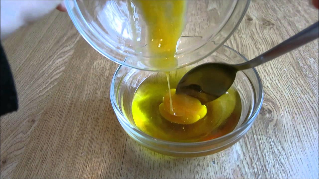Маска с яйцом и маслом для волос