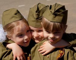 Сценарий митинга у обелиска и концерта на 9 мая День Победы. Сценарий праздника в детском саду и школе