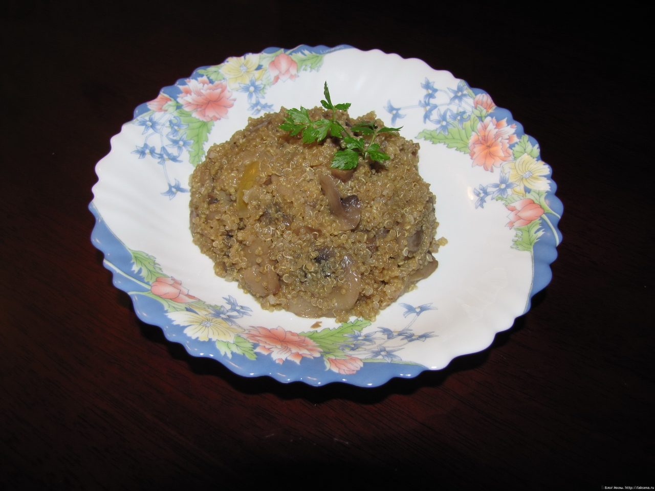 Киноа с грибной заправкой.