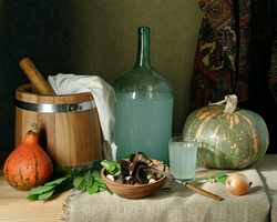 Как очистить самогон домашними способами от запаха и сивушных масел? Технология очистки самогона в домашних условиях активированным углем, водой, марганцовкой, содой, солью, фильтром, хлебом, яйцом