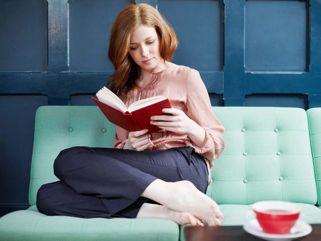 Самые читаемые женщинами книги. Полезные книги для женщин и девушек повышающие самооценку, про отношения с мужчинами