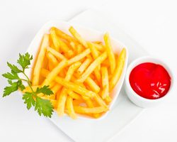 Картошка фри: лучшие рецепты приготовления на сковороде, в духовке, мультиварке, микроволновке? Как нарезать и сколько жарить свежую и замороженную картошку фри?