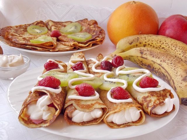 Как приготовить пышные, ажурные, кружевные блины на кефире? Рецепты кукурузных, ржаных, овсяных, гречневых блинов на кефире