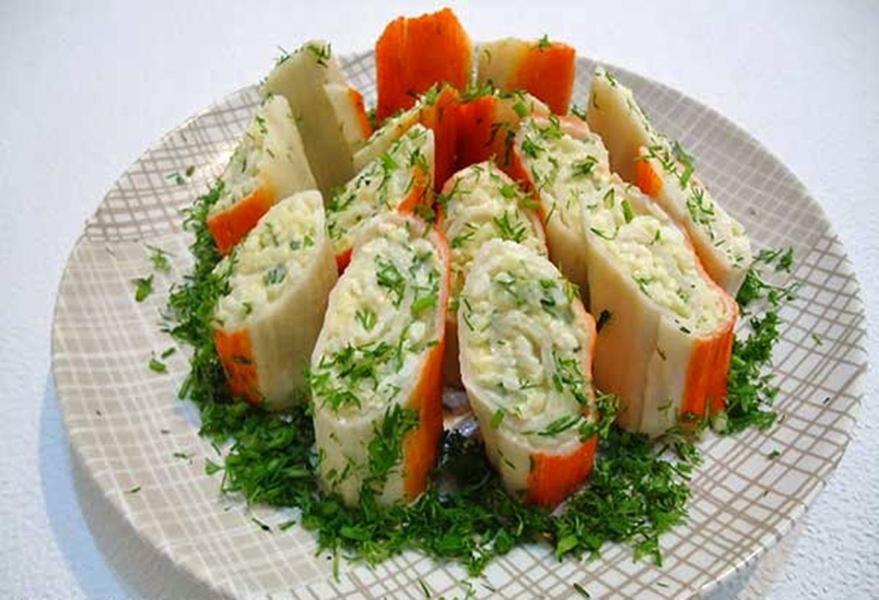 Крабовые палочки фаршированные сыром