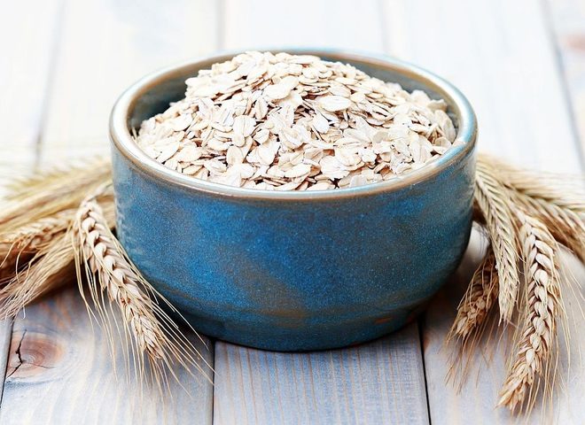 Кукурузная крупа неплохо сочетается с овсяными хлопьями.