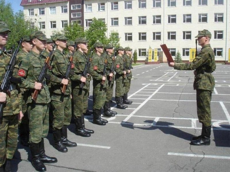 Студенту вуза могут вручить повестку для сверки данных, но не для медицинской комиссии