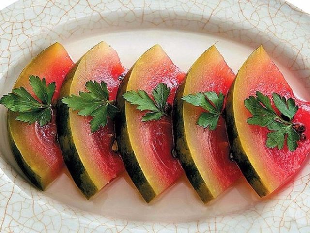 Соленые арбузы на скорую руку. Вкусные консервированные арбузы сладкие, с лимонной кислотой, аспирином, без стерилизации, с помидорами: рецепты