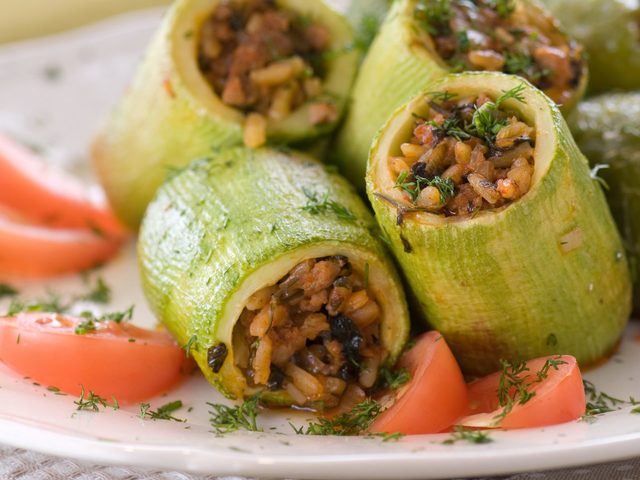 Тушёные кабачки: вкусные рецепты. Как приготовить тушеные кабачки с овощами, мясом, фаршем, курицей, грибами?